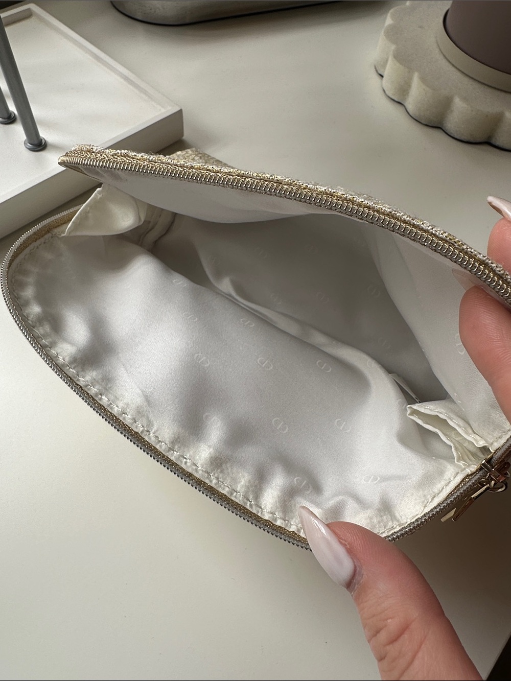 Dior Beige Gold-Thread Embroidered Pouch - Picture 4 of 5